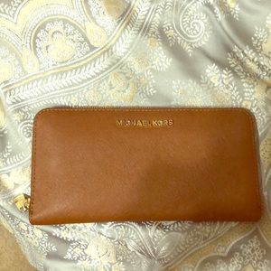 XLarge size new mk Wallet